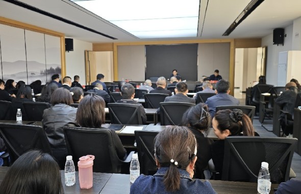 強(qiáng)化廉政建設(shè) 筑牢思想防線(xiàn)丨市信恒城投公司召開(kāi)2025年全面從嚴(yán)治黨暨黨風(fēng)廉政建設(shè)工作會(huì)議